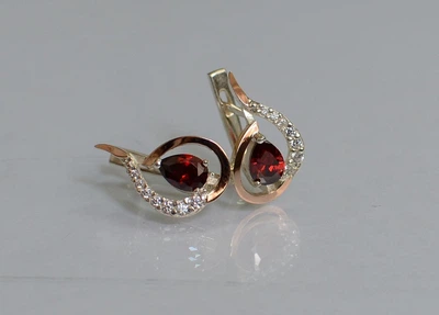 Серебряные серьги Silverstyle с золотыми пластинами 164с цвет камня красный