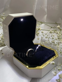 Коробочка для кольца с подсветкой Classic, белый глянец - Футляр шкатулка квадратной формы для предложения или свадьбы (601044)