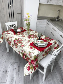Скатерть водоотталкивающая Delux Textil Красные цветы 140 х 110 см (366316)