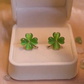 Серьги женские под золото Liresmina Jewelry серьги гвоздики пусеты Нифритовый зеленый клевер на удачу