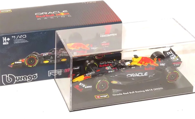 Металева модель автомобіля Bburago Formula Red Bull RB18 2022 Verstappen 1:43 (4893993380626)