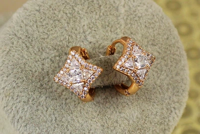 Серьги Xuping Jewelry Золотая звезда 1,5 см золотистые
