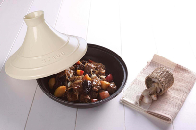 Naczynie do tajine Staub beżowo-czarne 20 cm (3272343027236)