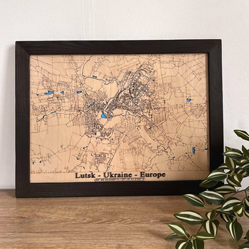Дерев'яна мапа Love home Луцьк 80x60 см у світлій рамі (LTSK-S-80X60)