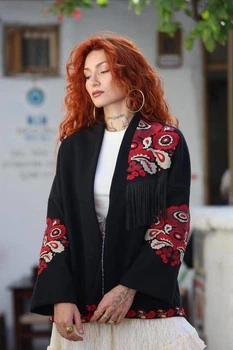 Жіночий жупан з китицями на зав'язках S чорний (5563)