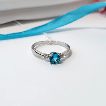 Кольцо серебряное женское колечко с Ярко Голубым камнем 17.0 размер серебро 925 пробы Родированное 81055 1.40г