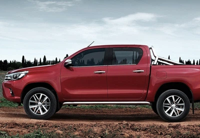 Нержавеющая окантовка окон (4 шт) для Toyota Hilux 2015 и новее