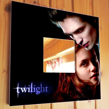 Декоративное зеркало "Фильм Сумерки. Twilight" подарок для любителя кино, украшение интерьера спальни, бара, кафе