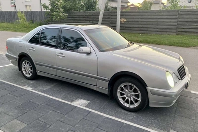 Черные накладки на арки (4 шт) для Mercedes E-Class W210 (1995-2002)