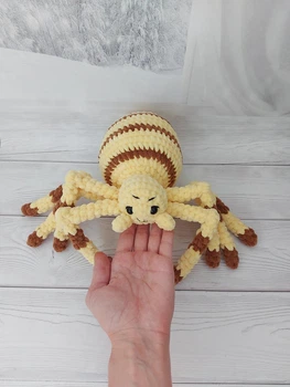 М'яка плюшева іграшка handmade Павук 20х11х11 см в'язаний гачком амігурумі