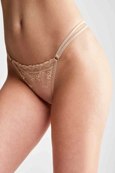 Трусики стрінг Legs 4(L) Бежевий (107010)