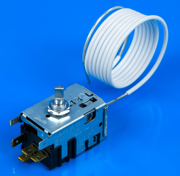 Термостат DANFOSS 077B3681 1,3 м