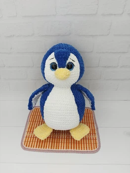 М'яка іграшка handmade Пінгвін 29 см синій в'язаний гачком амігурумі