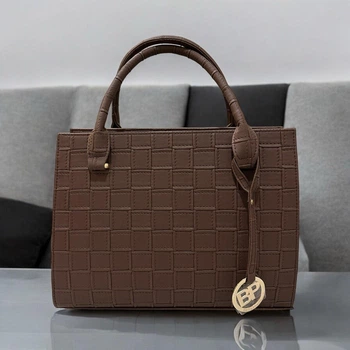 Сумка каркасна жіноча Betty Pretty зі шкіри коричнева 986BROWN