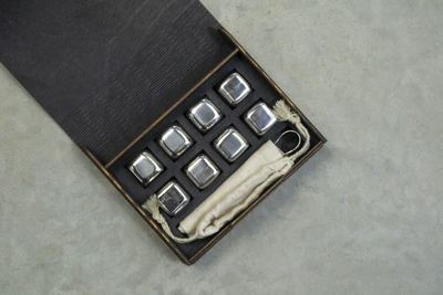 Кубики для віскі Moltis Relax Whiskey Stones Original Wood 8 шт з металу у срібному кольорі (MBS-10502) 10088