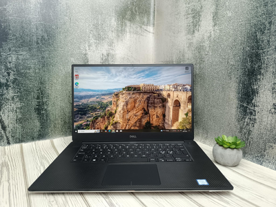 Ноутбук Рабочая станция Dell Precision 5540 \ Full HD 15.6 \ i9-9880H 8 ядер \ RAM 32 GB \ SSD 1 TB \ Nvidia Quadro T2000 4 GB Б\У