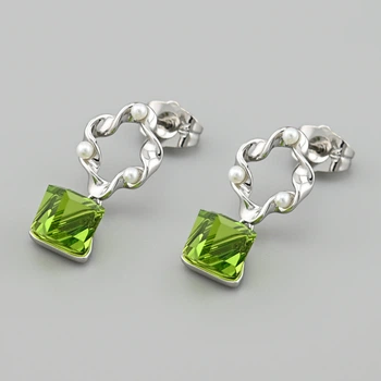 Серьги с кристаллами Swarovski 48891 размер 25х11 мм цвет зеленый вес 3.1 г позолота Белое Золото