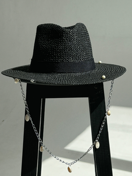 Шляпа Федора женская D.Hats из рафия с цепью серебро с ракушками черная