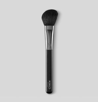Скошенная кисть для румян Kiko Milano Face 10 Blush Brush