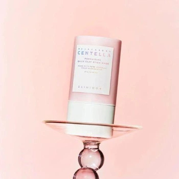 Маска стик для сужения пор SKIN 1004 Madagascar Centella Poremizing Quick Clay Stick Mask 27g