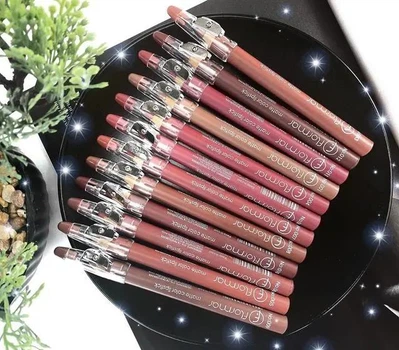 Набір олівців для губ з точилкою Flormar matte color lipstick (12 відтінків.)