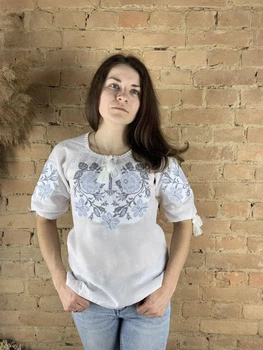 Жіноча біла вишиванка Ноко "Троянда сіра" 42