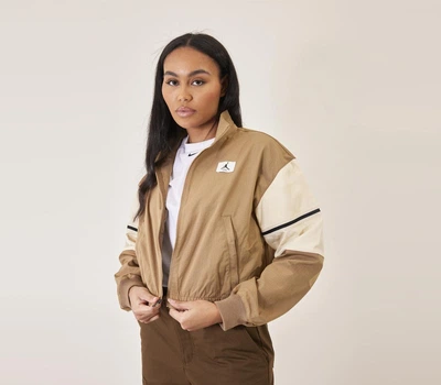 Куртка жіноча Jordan Womens Woven Jacket S Коричневий DQ4625-258