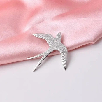 Брошь ласточка L-015
