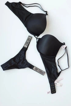 Набор белья Victoria's Secret Bombshell Add-2-Cups Smooth Push-Up Bra Black размер 34В - XS