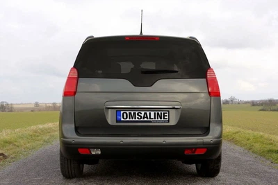 Хромированная накладка над номером OmsaLine (нержавеющая сталь) для Peugeot 5008 2009-2016 годов.