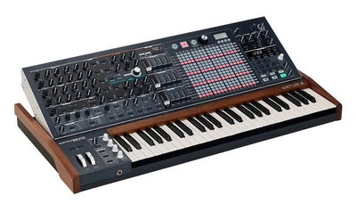 Аналоговий монофонічний синтезатор Arturia MatrixBrute