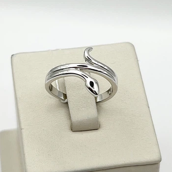 Кольцо серебряное "Змея" 17 3,1 г