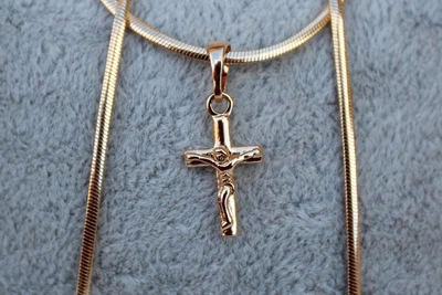 Крестик Xuping Jewelry гладкий с распятием 1,5 см золотистый