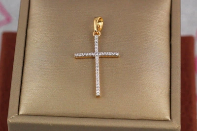 Крестик Xuping Jewelry тонкий ровные края 2.7 см с фианитами с родием золотистый