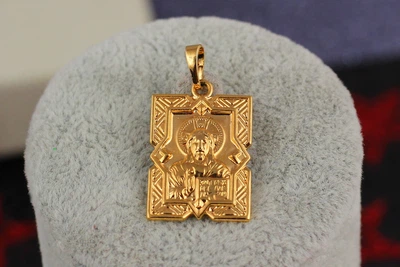 Ладанка Xuping Jewelry квадратная иконка с Иисусом 2 см золотистая