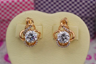 Серьги Xuping Jewelry завитушки с камнем 1,8 см золотистые