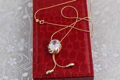 Ланцюг Xuping Jewelry з кулоном білий овальний камінь на бігунку 45 см добавка ланцюга 5 см золотиста