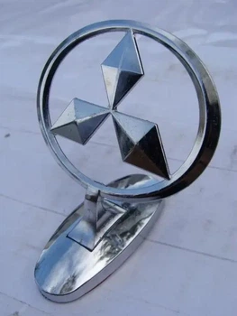 Емблема приціл на капот LinkNexGen Mitsubishi (Хром) (на скотчі)