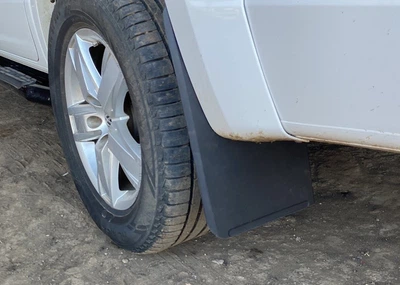 Комплект задних брызговиков (2 шт.) для Volkswagen Amarok 2010-2022 годов.