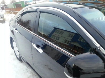 Дефлектори вікон вітровики Honda Crosstour 2009- З Хром Молдінгом