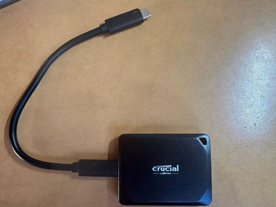 Портативний зовнішній SSD-накопичувач Crucial X10 Pro 4 ТБ CT4000X10PROSSD902 чорний USB-C