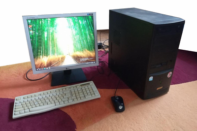 ПК +Монитор 19'' AMD Athlon™ II X2 250 Processor 3.00 GHz 640GB HD M.2 Win10 (PC START) б/у