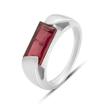 Срібна каблучка з натуральним рубіном 3.231ct, вага виробу 5,91 гр (2167136)