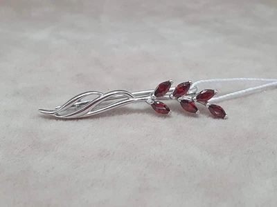Серебряная брошь-булавка с фианитами. 9520 Красний