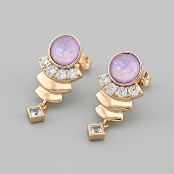 Серьги с кристаллами Swarovski 53419 размер 28х14 мм цвет розовый опал вес 7.2 г позолота 18К