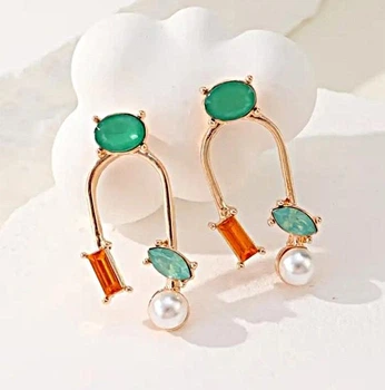 Женские сережки Асимметричные камушки Золотые