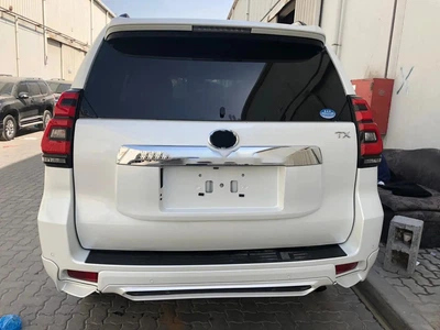 Задняя накладка TRD (для 2017-2025, белая) для Toyota Land Cruiser Prado 150
