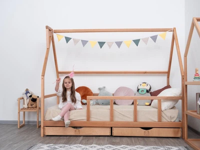 Детская кровать домик Монтессори от Busy Wood на ножках с ящиками 2х90см Модель 1 натуральное дерево 190х140 см