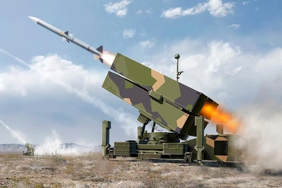 Збірна модель 1/35 Пересувний ЗРК Nasams Trumpeter 01096