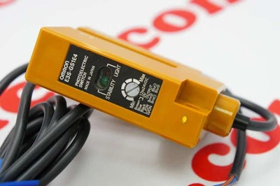 Фотоэлектрический датчик Omron E3S-GS1E4